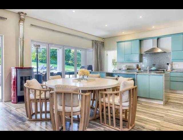6 BEDROOM HOUSE FOR SALE IN CONSTANTIA